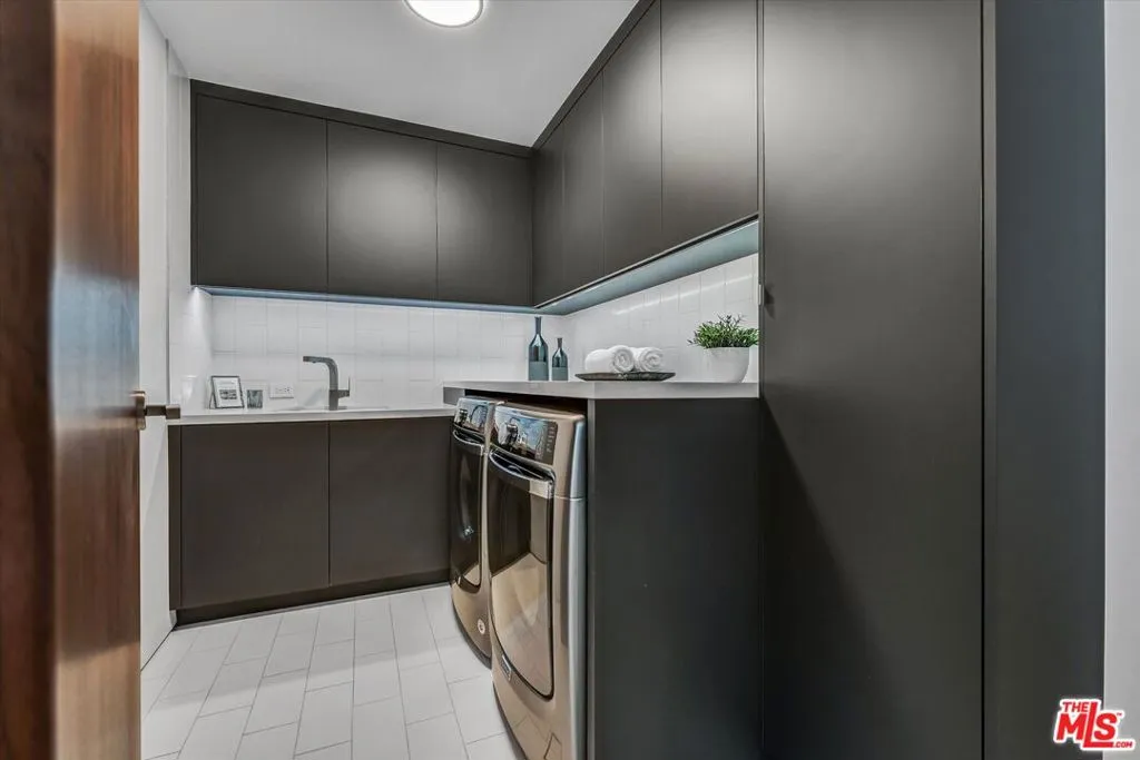 8526 Hollywood Boulevard, Los Angeles, California 90069 home-pic-24